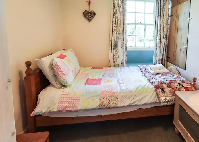 Ellis Howe * Coniston